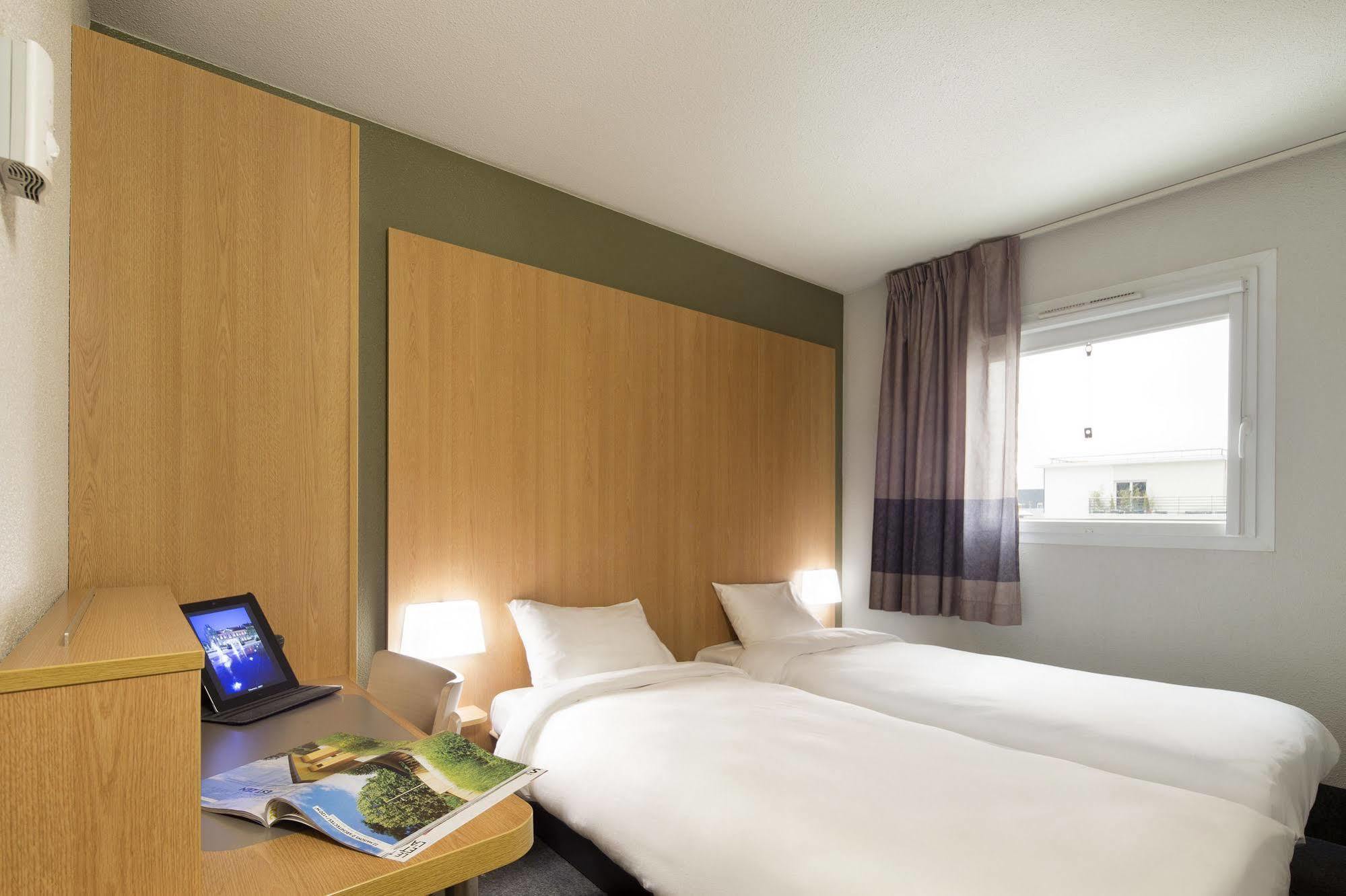 Hotel Inn Design Vierzon - Ex B&B Екстер'єр фото